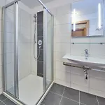 1 Apartamento *
