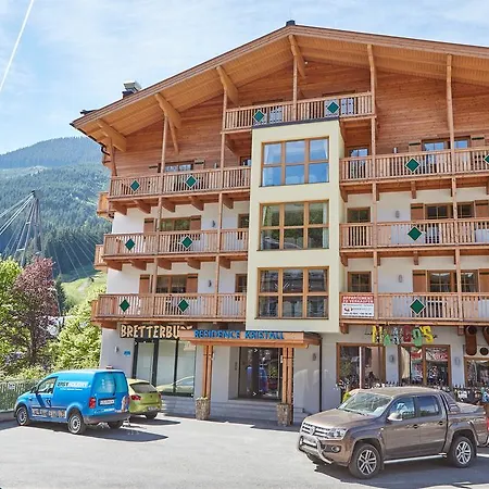 1 * Saalbach-Hinterglemm